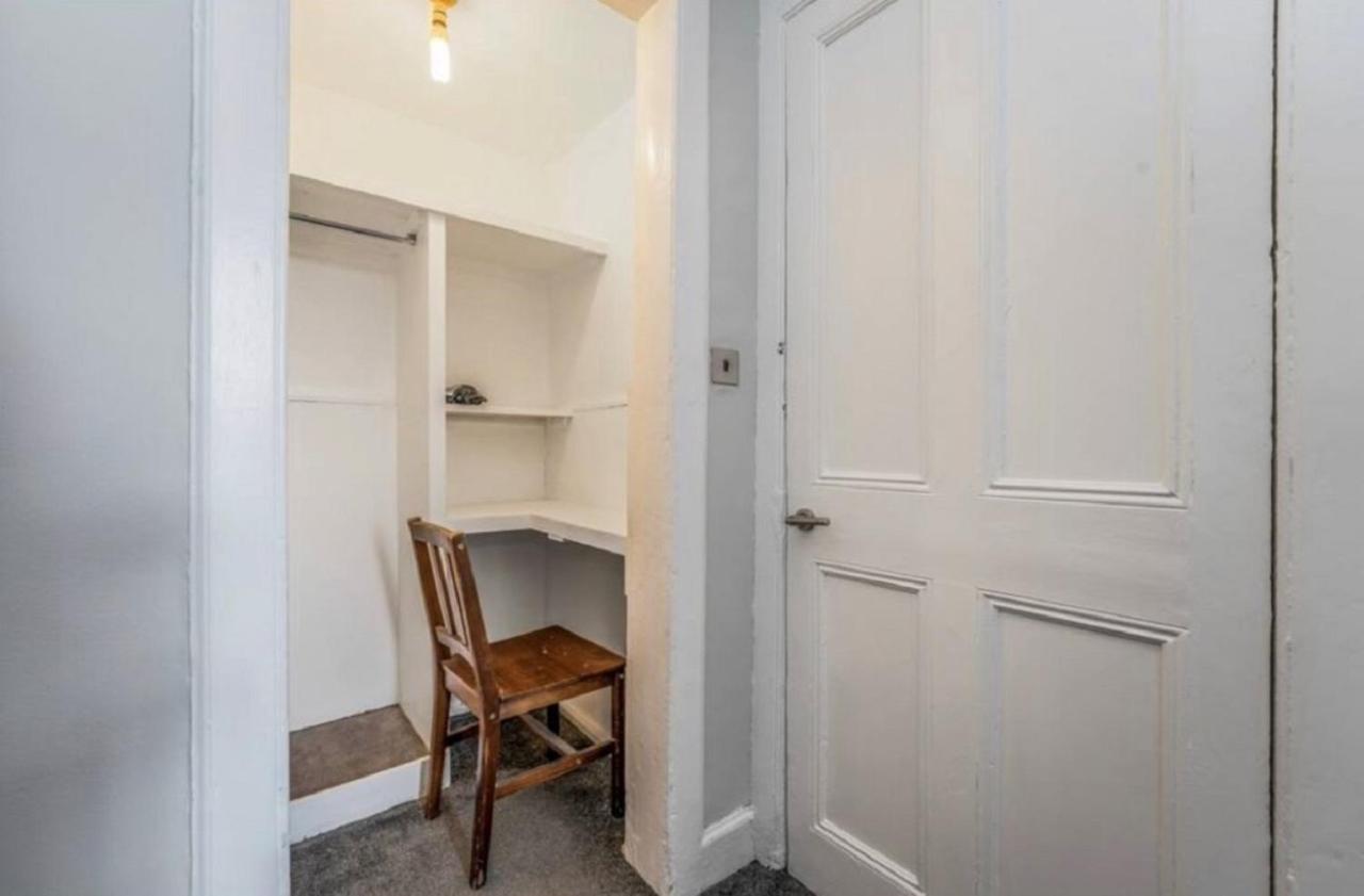 Spacious & Comfortable 3 Bedroom Apartment - Near City Centre - Free Parking Available - Sleeps Up To 5 Guests EDI Exterior photo