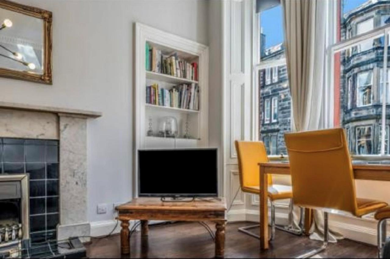 Spacious & Comfortable 3 Bedroom Apartment - Near City Centre - Free Parking Available - Sleeps Up To 5 Guests EDI Exterior photo