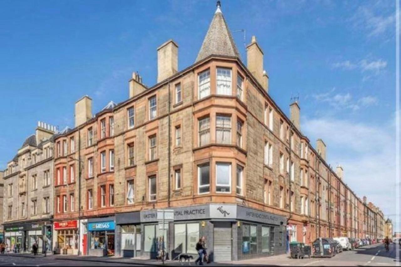 Spacious & Comfortable 3 Bedroom Apartment - Near City Centre - Free Parking Available - Sleeps Up To 5 Guests EDI Exterior photo